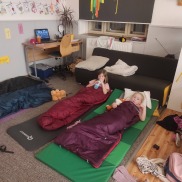 První přespávačka ve škole